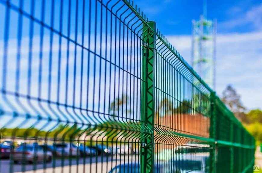 Сетка для забора возле склада